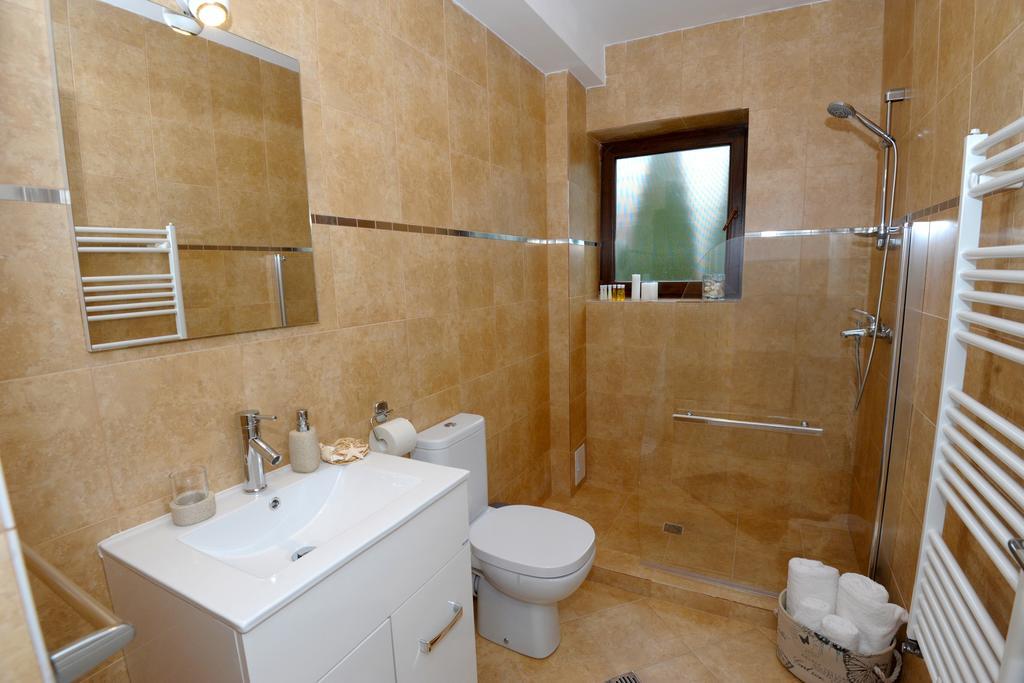 Yael Luxury Apartments 1 Буштені Екстер'єр фото